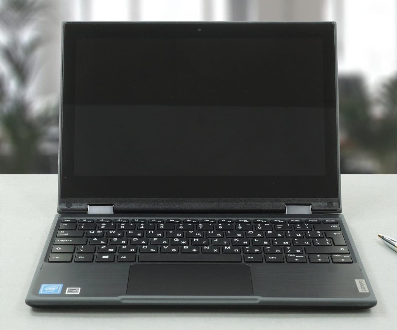 Lenovo 300E Intel Dual Core – Tactile et pliable Double usage : Ordinateur portable & Tablette (2 en 1)